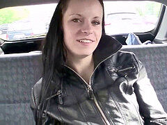 hoe STOP - Pretty black-haired picked up in car park