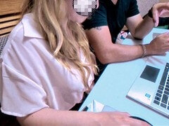 En la oficina, parejas aficionados, en el trabajo