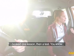 Amatør, Pik sutte, Bil, Hundestilling, Håndjob, Udendørs, Pov, Sluge