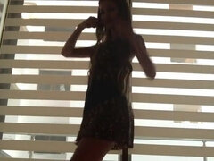 18 ans, Amateur, Brunette brune, Masturbation, Petite femme, Chatte, Solo, Dénudage