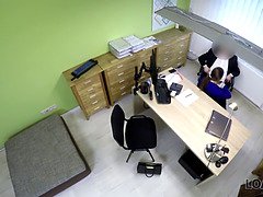 Tetas grandes, Morena, Penetracion con dedos, Peludo, Lamidas, Masturbación, Oficina, Adolescente