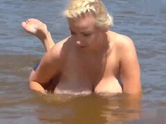 Nana, Plage, Bikini, Plantureuse, Monstre, Seins naturels, De plein air, Solo