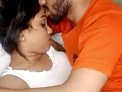 18 ans, Grosse bite, Sucer une bite, Petite amie, Fait maison, Embrassement, Adolescente
