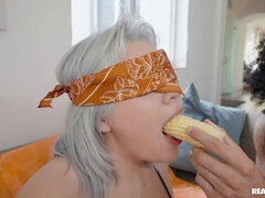 Stor stjärt, Stor kuk, Stora tuttar, Avsugning, Knubbig, Mellanrasig, Slick, Fitta