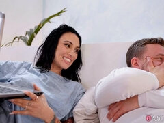 Garganta profunda, Estilo perrito, Pajear, Besar, Pov, Coño, Falda, Medias largas