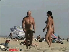 Precious nudity of some babes on the beach