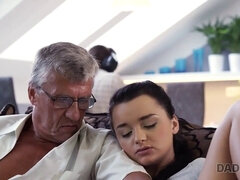 18, Suihinotto, Ruskeahiuksinen, Kiinnijäänyt, Isä, Hd, Itsetyydytys, Teini