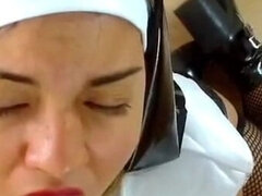 Dildo, Nonne, Solo