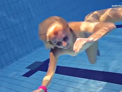 Hot Elena shows what she can do under water