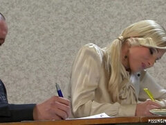 Блондинки, Сперма на лице, Фетиш, Ласковые ручки, Голышом, Душ, Юбки, Порка