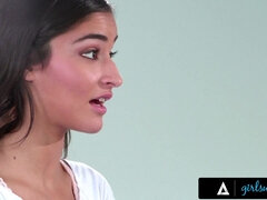 18 let, Velký zadek, Sezeni na obličeji, Hd, Spodní prádlo, Pička, Punčochy, Učitel