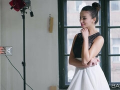 큰 가슴, 오랄섹스, 흑갈색 머리, 도기스타일, 유럽인, 자연의 가슴, 보지, 문신