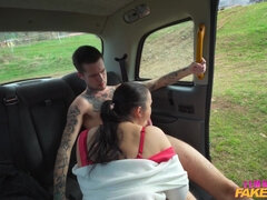 Busty vixen Sofia Lee pleases tattooed dude in the car