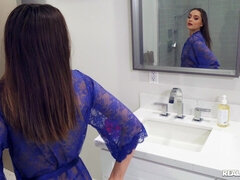 Amatööri, Amerikkalainen, Suihinotto, Ruskeahiuksinen, Kyrpä, Tukehduttaa, Pienikokoinen, Tissit