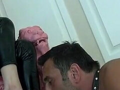 Blondine, Weibliche domination, Fußfetisch, Absätze, Sklave