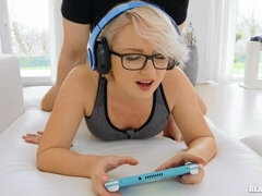 Bundão, Loiroa, Boquete, Transar de quatro, Melharucos naturais, Cabelo curto, Adolescente, Tetas