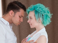 Veľký zadok, Veľké péro, Kuřba, Prirodzené prsia, Krátke vlasy, Vychudnutá, Teenka, Kozičky