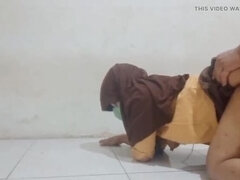 Hot Indonesian Schoolgirl Rianicute Gets Fucked Hard by Fistman17 - Amateur Hijab Sex