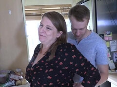 18 jahre, Grosse titten, Blasen, Schmutzig, Oma, Reif, Orgasmus, Stiefmutter