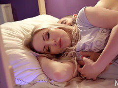 Barnepige, Pik sutte, Britisk, Latinsk, Ældre kvinde, Mor jeg gerne vil kneppe, Mor