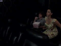 Μεγάλος κώλος, Μεγάλα βυζιά, Πίπα, Μελαχροινή, Μαλακία, Ώριμη γυναίκα, Ο γιος, Μητριά