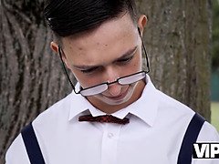 Blondinka, Evinja, Notranji izliv, Češka, Zrela