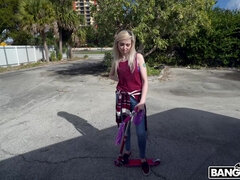 Amatéři, Blondýna, Exhibicionisti, Džíny, Venku, Softcore, Teenka