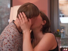 Amatööri, Isot tissit, Vibraattori, Saksalainen, Lesbo, Itsetyydytys, Luonnolliset tissit, Strap on dildo