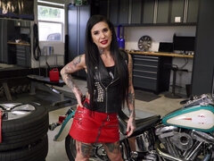 I Know That Girl - Squirting Biker Babe Fucks The Mechanic 1 - Joanna Angel