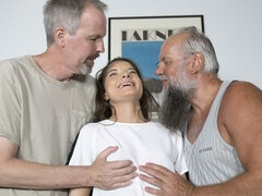 Fafanje, Rjavolaska, Doggystyle, Dvojna penetracija, Poljubljanje, Dve ženski in moški, Trojček, Joške