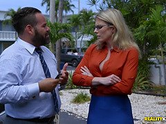Femme couguar, 2 femmes 1 homme, Lunettes, Groupe, Hd, Mère que j'aimerais baiser, Chatte, Plan cul à trois