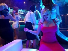 Vestidas, Club, Bailar, Interracial, Besar, Lesbiana, Orgía, Intercambio de parejas