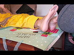 luxurious soles get worshiped and cumshot geyser on feet