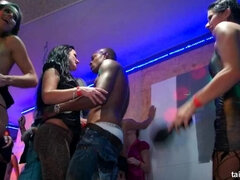 В клубе, Семяизвержение, Лесбиянка, Оргии, Вечеринка, Порнозвезда, Атлас, Свингеры