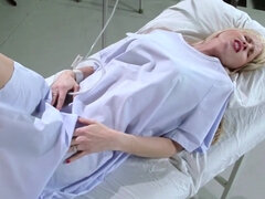 Grosser schwanz, Blondine, Blasen, Spermaladung, Behaart, Hd, Titten, Uniform