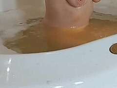 Amatorka, Tyłek, Łazienka, Włochaty, Mamuśka, Rudowłosa, Prysznic, Solo