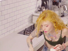 Nourriture, Petite femme, Tatouage