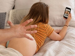 Blond, Pijpbeurt, Sperma in mond, Sperma shot, Handbeurt, Likken, Strippen, Tiener