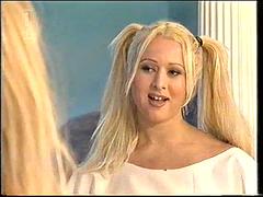 Isot tissit, Blondi, Ruskeahiuksinen, Lesbo, Tissit, Vuosikerta