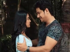 Azijci, Busty, Zvezdnice, Doggystyle, Indijka, Mama, Naravne joške, Joške