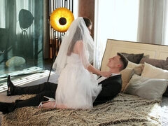 Makuuhuone, Iso perse, Iso kulli, Morsian, Takaapäin, Pienikokoinen, Ajeltu, Teini