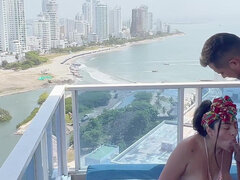 Amateur, Gros cul, Gros seins, Sucer une bite, Fille latino, De plein air, Public, Espagnole