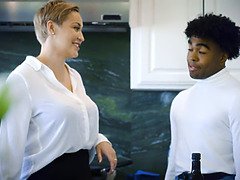 Stora tuttar, Avsugning, Otrohet, Fetisch, Mellanrasig, Milf, Rider, Trekant