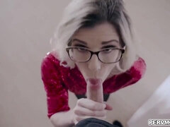 Veľké kozy, Blondína, Hlboký orál, Péro, Výprask, Dospelé, Pička, Nevlastná mama