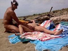 Strand, Pár, Ondó fröcskölés, Kivillanó idomok, Érett feleség, Meztelen, Nyilvános, Nuni