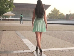 Tette grandi, Tettona, Mamma che vorrei scoparmi, Tette naturali, All'aperto, Pubblico, Solo, Tette