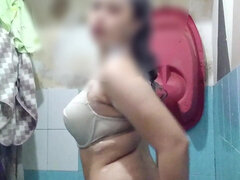 Bundão, Biquine, Morena, Gordinho, Erótico, Maduroa, Ducha chuveiro, Solo chão