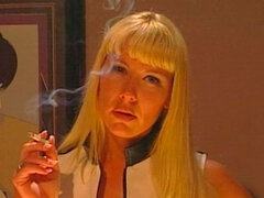 Blonde, Sucer une bite, Branlette thaïlandaise, Latex, Dénudage, Adolescente, Nénés, Rétro ancien