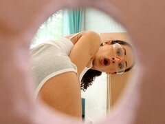 Stor stjärt, Avsugning, Brunett, Doggystyle, Gloryhole, Mager, Tonåring, Tuttar