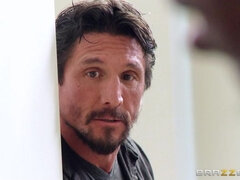 Peitos grandes, Casal, Corno manso, Interracial, Sexo grupal a três, Brinquedos, Voyeur, Esposa